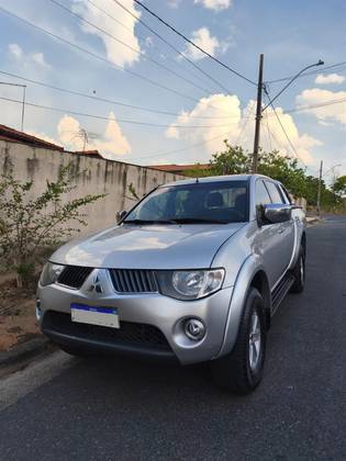 MITSUBISHI L200 TRITON 3.5 4X4 CD V6 24V FLEX 4P AUTOMÁTICO